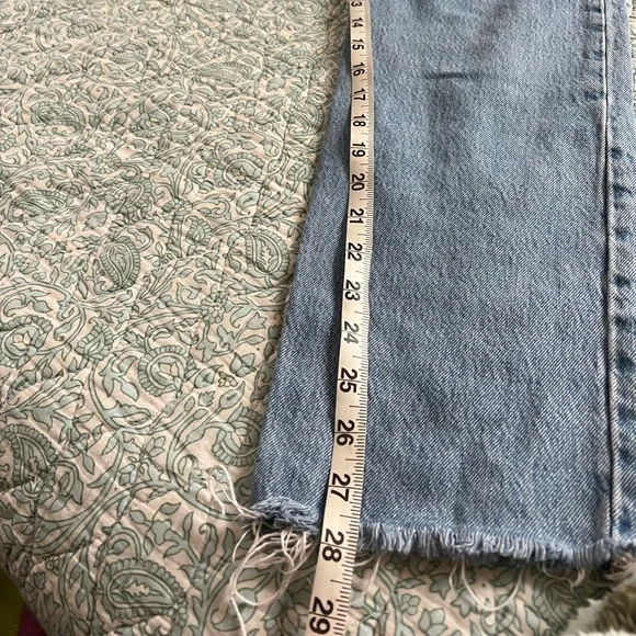 Levi’s 501 jeans with raw hem button fly in light wash - Picture 11 of 14